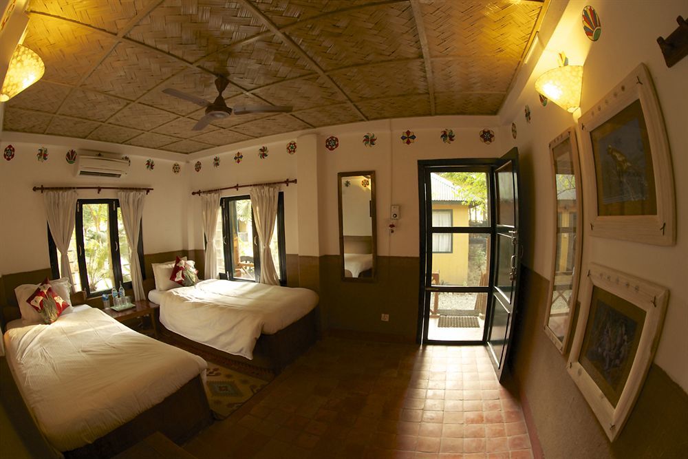 Maruni Sanctuary Lodge By Kgh Group Sauraha Exterior photo