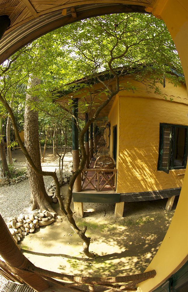 Maruni Sanctuary Lodge By Kgh Group Sauraha Exterior photo